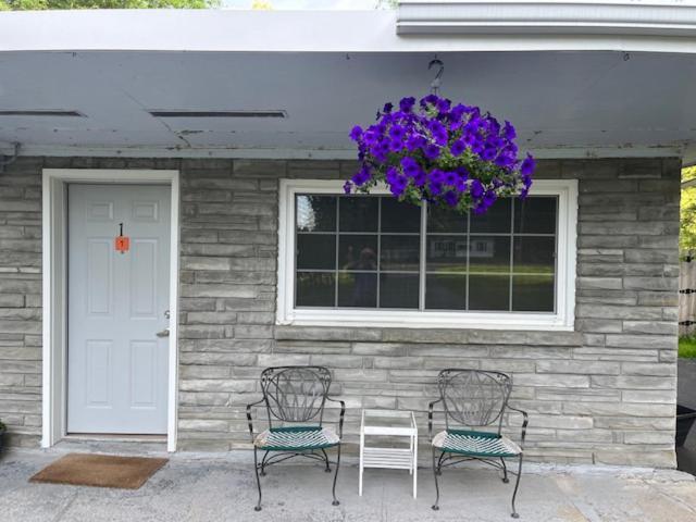 Nightshade Inn & Gardens Camillus Extérieur photo